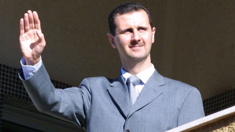 GTY_bashar_al_assad_balcony_tk_130829_16x9_1600