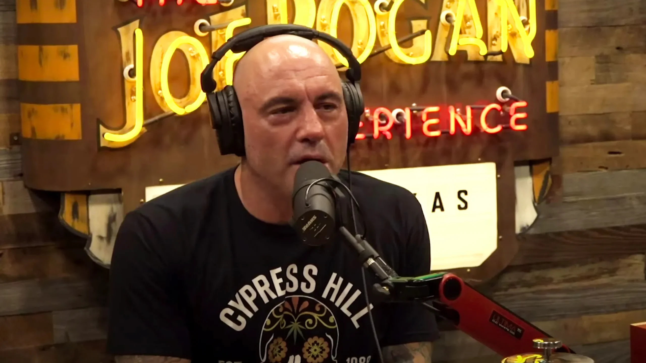 Joe Rogan Praises Elon Musk’s ‘Community Notes’ Feature on X for Fighting Disinformation